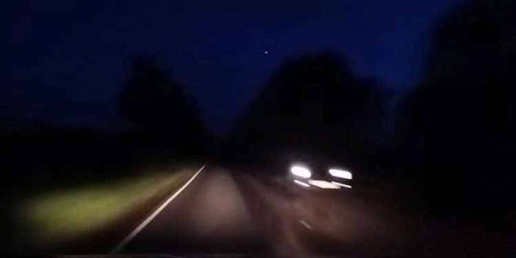 В небе над Европой заметили яркий метеор: момент попал на видео