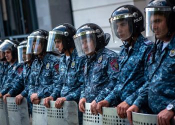 На акциях протеста в Ереване задержали более 70 человек