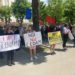 «Руки прочь от оппозиции!». ПСРМ провела акцию протеста перед зданием парламента в связи с обысками у Игоря Додона | VIDEO