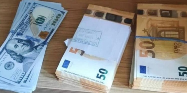 У пяти человек из Окницы прошли обыски по делу о контрабанде наркотиков