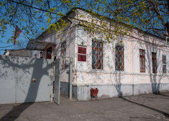 «Для совершения преступления нанял двух человек». Приднестровье предоставило данные о заказчике поджога военкомата в Тирасполе | VIDEO