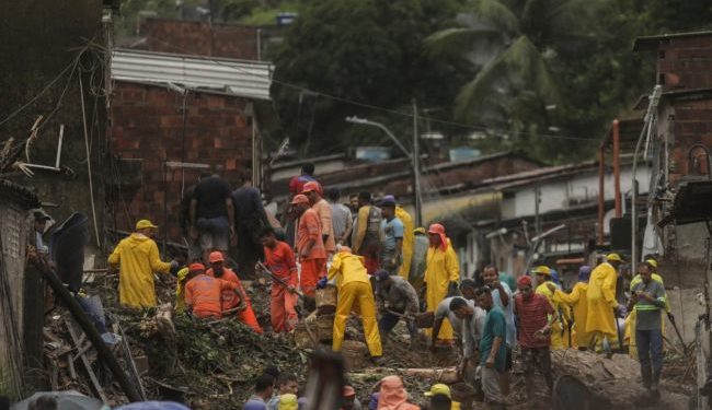Обильные ливни и оползни в Бразилии: 56 человек погибли, около 4 тысяч лишились крова