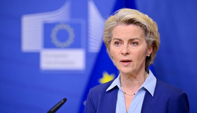 Глава Еврокомисии: ЕС отключит Сбербанк от SWIFT и поэтапно введет эмбарго на российскую нефть