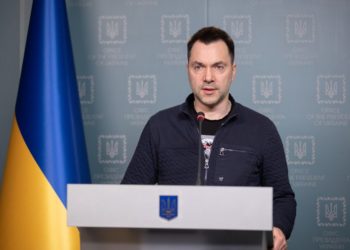 Война в Украине вряд ли закончится к осени — Арестович