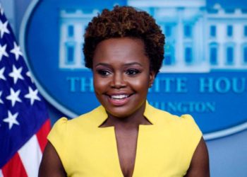 Новым пресс-секретарем Белого дома назначена Карин Жан-Пьер. Она станет первой темнокожей и первой представительницей ЛГБТ на этом посту