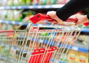 Produsele alimentare, mai scumpe cu 30%, comparativ cu anul trecut. Cât a crescut prețul la serviciile prestate populației | VIDEO