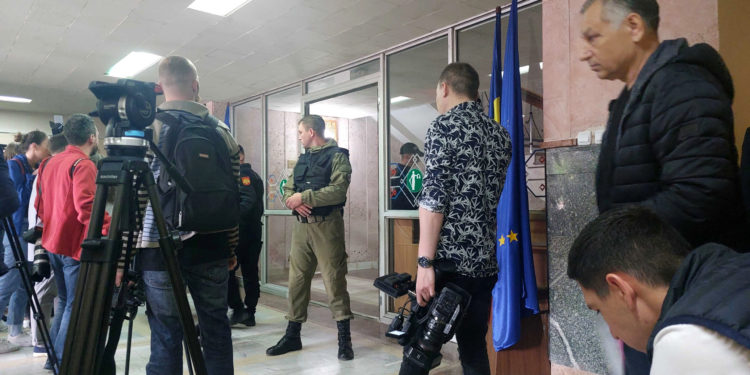 Dodon, ținut departe de presă? Cum explică Inspectoratul General de Carabinieri restricțiile impuse la Judecătorie