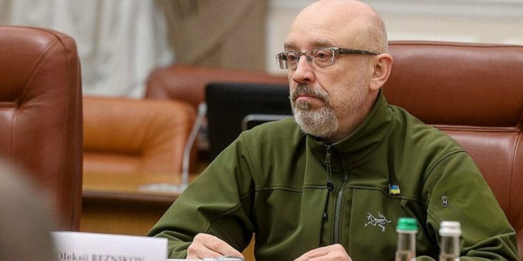 Министр обороны Украины заявил, что Россия «по многим признакам» готовится к длительной войне