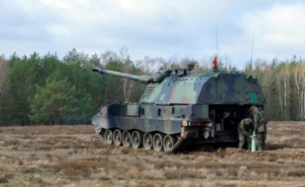 ФРГ тренирует военных ВСУ на гаубицах PzH 2000