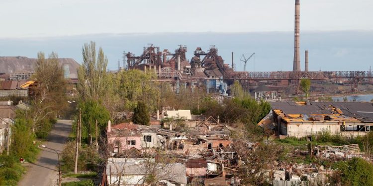 Вице-премьер Украины: С «Азовстали» эвакуировали всех женщин, детей и пожилых людей