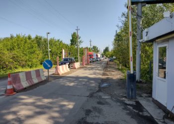 Flux majorat de călători și mașini la punctul de trecere Sculeni | FOTO