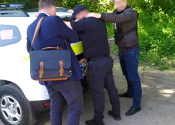 SIS anunță rezultatele perchezițiilor la un șef INSP și doi subalterni, cercetați pentru corupție și îmbogățire ilicită | VIDEO