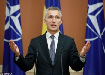 Столтенберг: НАТО массово поддерживает Украину, но не является участником войны