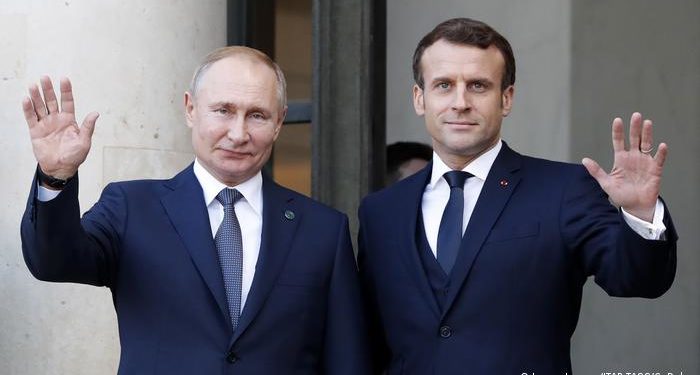 Macron a vorbit cu Putin la telefon, după o pauză de o lună. Liderul de la Kremlin cere Occidentului să nu mai furnizeze arme Ucrainei