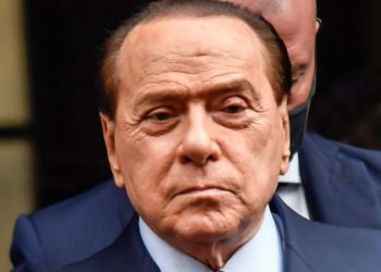 Экс-премьер Италии Берлускони заявил, что Европа должна убедить Киев принять требования РФ