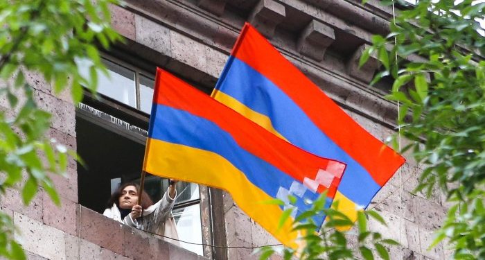 Оппозиция Армении пригрозила заблокировать областные и столичные автодороги