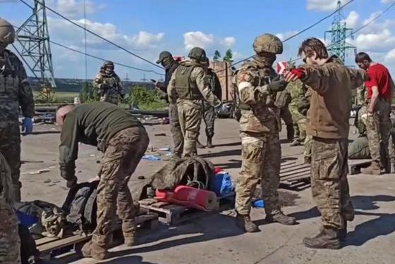 Rusia: Azovstal a căzut. Liderul Prokopendo, luat cu un blindat special