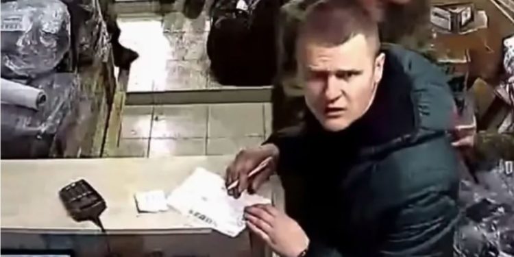 Генпрокурор Украины назвала имя подозреваемого в убийстве жителей Бучи. Утверждается, что его опознали на видео из СДЭК — но белорусские журналисты считают это ошибкой