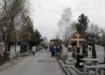 „Ritualul se numește — cine este cine, unde este unde”. Bărbatul reținut pentru profanarea mormintelor în cimitirul „Sfântul Lazăr”, despre ritul executat | VIDEO