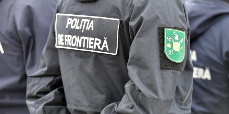 Un polițist de frontieră în stare de ebrietate s-a luat la bătaie cu polițiști din Hîncești și  a deteriorat o mașină a IGP
