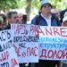 „Am ajuns la zilele disperării, nu știm încotro s-o apucăm”. Prețul benzinei și a energiei electrice a scos cetățenii, dar și pe reprezentanții Partidelor „ȘOR” și Comuniștilor la proteste în fața ANRE | VIDEO