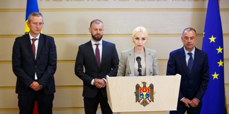 Avocați: Nu există temei juridic pentru ridicarea imunității parlamentare a lui Ilan Șor și a Marinei Tauber