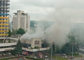 Un incendiu s-a produs în această dimineață, în apropiere de clădirea fostului Hotel Național. La fața locului au intervenit 3 echipaje IGSU