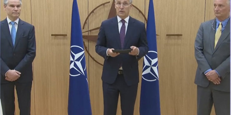 Suedia și Finlanda și-au depus candidaturile la NATO