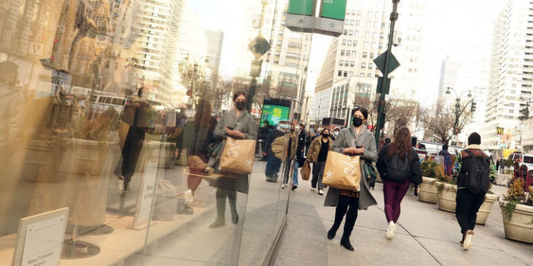 Oraşul New York se confruntă cu un nou val de COVID-19. Autorităţile au cerut populaţiei să revină la purtarea măştii