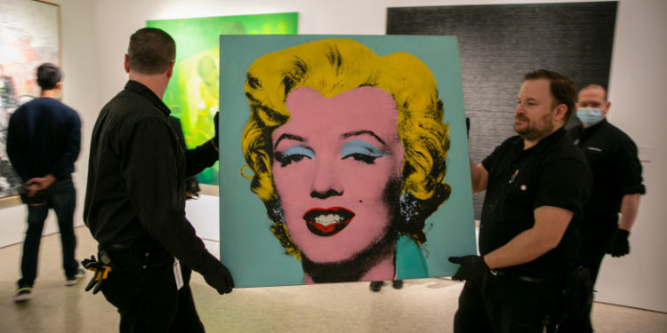 Un celebru portret al lui Marilyn Monroe a devenit cea mai scumpă operă de artă din secolul al XX-lea vândută vreodată la licitaţie