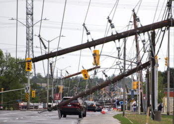 Furtuni violente în Canada. Cel puțin patru persoane au murit, iar 900.000 de locuințe au rămas fără curent electric | FOTO/VIDEO