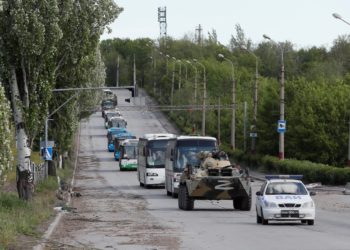 СМИ сообщили о выезде с «Азовстали» новой группы украинских военных