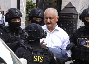 „Un dosar politic cusut cu ață galbenă”. Prima reacție a lui Igor Dodon după ce a fost reținut | VIDEO
