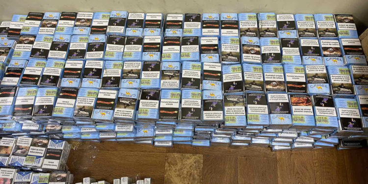 Două capturi de țigări în nicio oră. Doi șoferi ce se îndreptau spre Germania, prinși cu bunuri nedeclarate