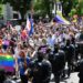 Deputații BCS au cerut audierea premierului, cerând explicații despre numărul mare de polițiști care au asigurat securitatea participanților la marșul LGBT. Majoritatea PAS nu a susținut propunerea | VIDEO