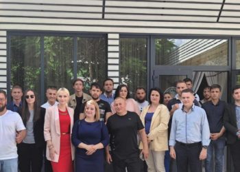 Mișcarea civică „O viață nouă”, încurajată să formeze o organizație specială pentru tineret. Deputații Marina Tauber și Diana Caraman, la un offline cu tineri activiști