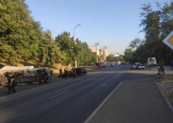 В Кишиневе 17-летний подросток попал в аварию, сев за руль легкового автомобиля