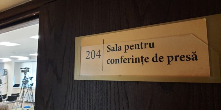 LIVE | Briefing de presă susținut de către deputatul Partidului „ȘOR”, Marina Tauber, și deputatul PCRM, Diana Caraman