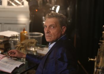 Александру Невзорову и его супруге дали гражданство Украины