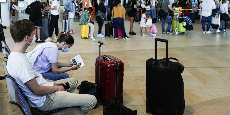 В аэропорту Шарль-де-Голль 9 июня отменят значительное число рейсов из-за забастовки