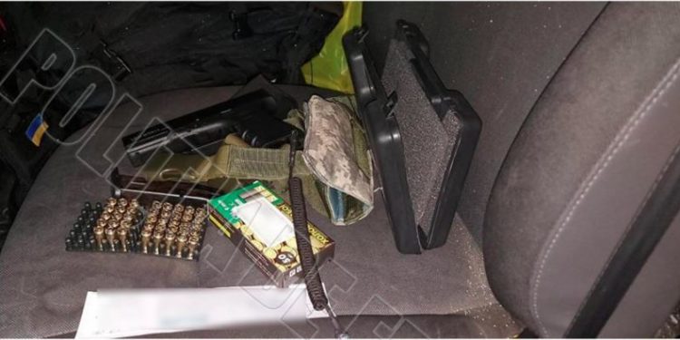 Inventar militar, dar și cinci cetățeni străini, depistați într-o ambulanță ce se îndrepta spre Ucraina