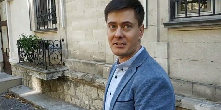 „Surpriză” matinală! Procurorii ar efectua în aceste clipe percheziții la bloggerul Ion Harghel