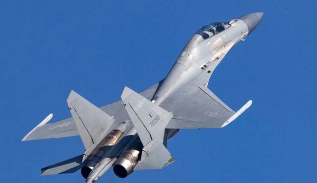 Истребитель ВВС Китая упал на жилой квартал. Один человек погиб, есть раненые