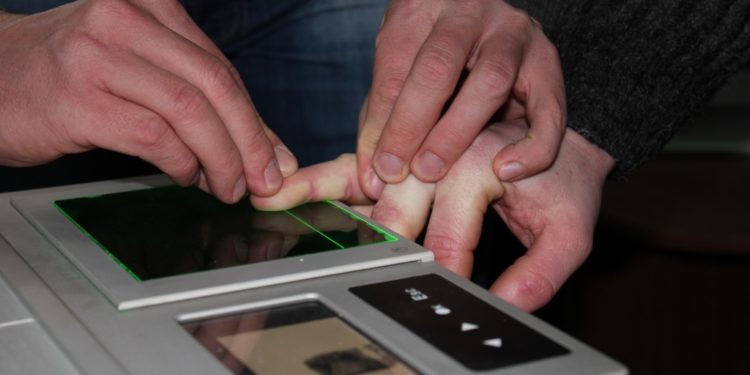 Для выезда на работу за границу дактилоскопическая регистрация граждан Молдовы больше не будет обязательной