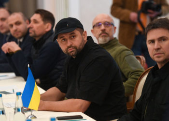Арахамия о переговорах с Россией: контакты есть, но садиться за стол переговоров не время