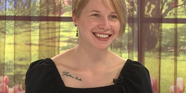 Hai să ne căsătorim: Cuminte și rebelă