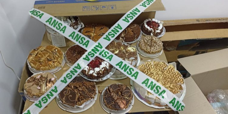 Otrava dulce din farfuriile moldovenilor! Produse de patiserie expirate și mucegăite – depistate de ANSA