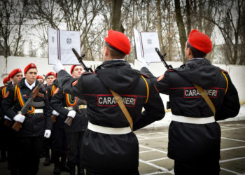 Lecție practică: Un carabinier din Bălți a părăsit unitatea militată cu tot cu armă | VIDEO