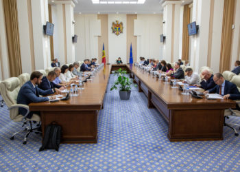 Приоритет импорту топлива. Какие еще решения приняла комиссия по ЧС