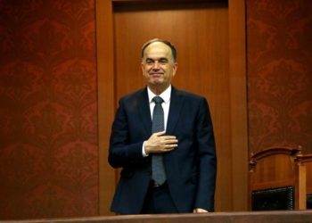 Парламент Албании избрал президентом бывшего начальника Генштаба